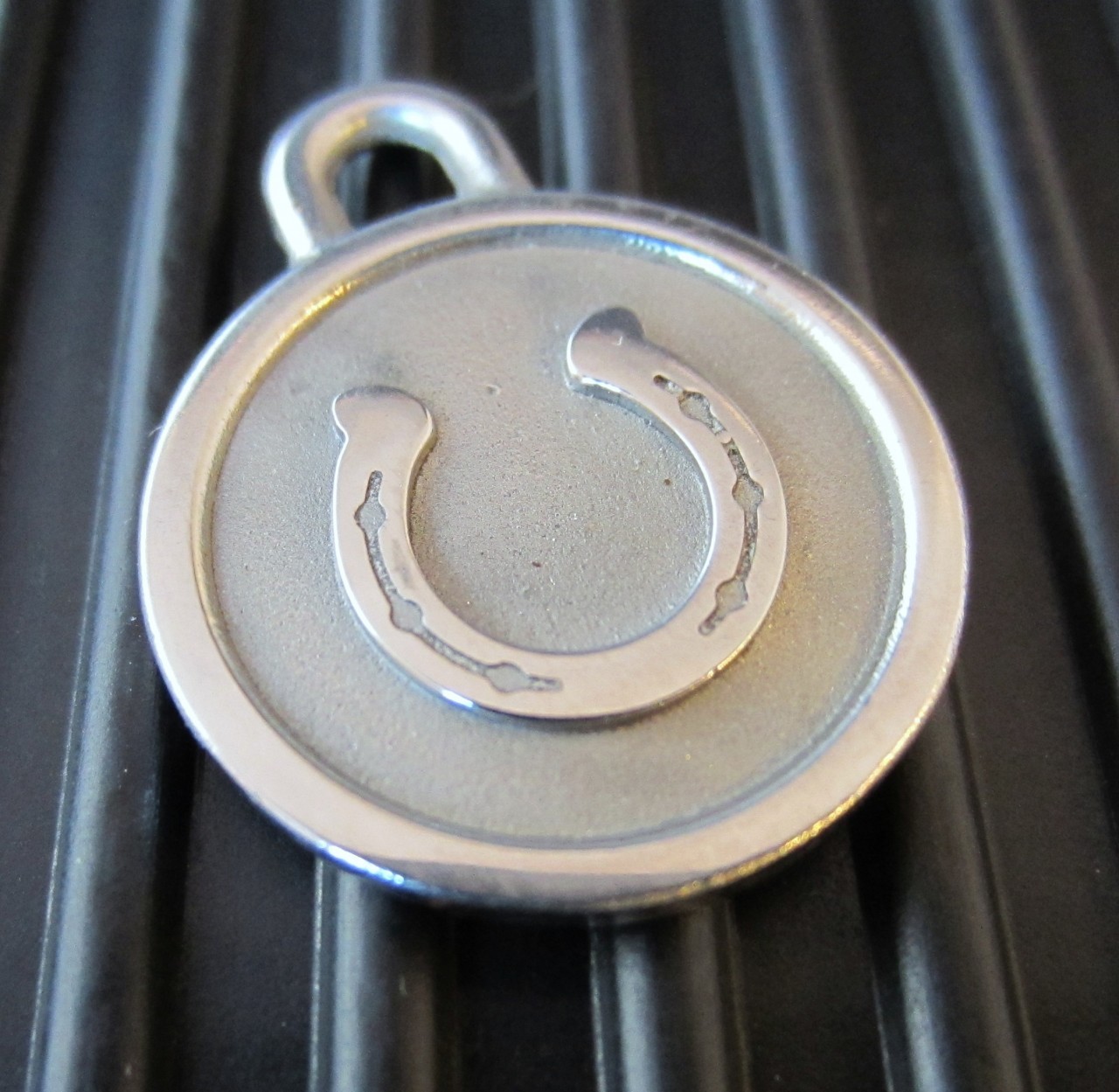 sp-collar-accessories-horseshoe.JPG
